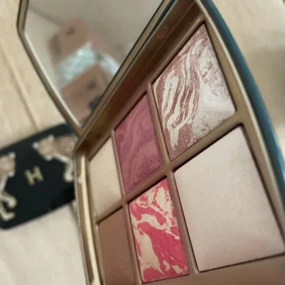 Hourglass アワーグラス フェイスパレットJellyfish HOURGLASS JELLYFISH PALETTE | Do You Already Have It?! - YouTube